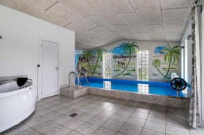 Nice Pool House On Scenic Møn, Stege